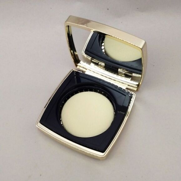 Estee Lauder Refillable Makeup Foundation Compact New - Picture 4 of 4